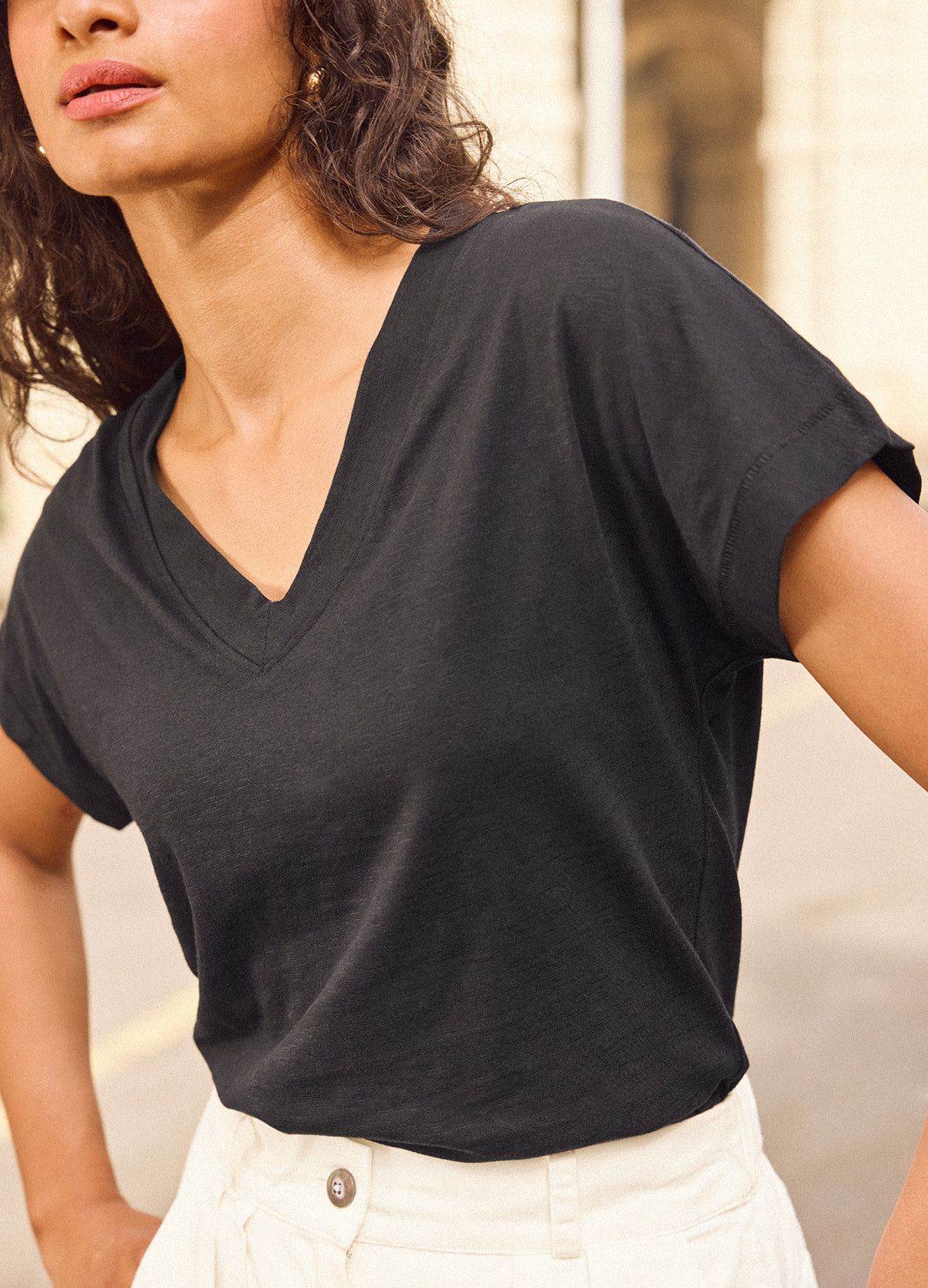 Noir V-Neck Tee