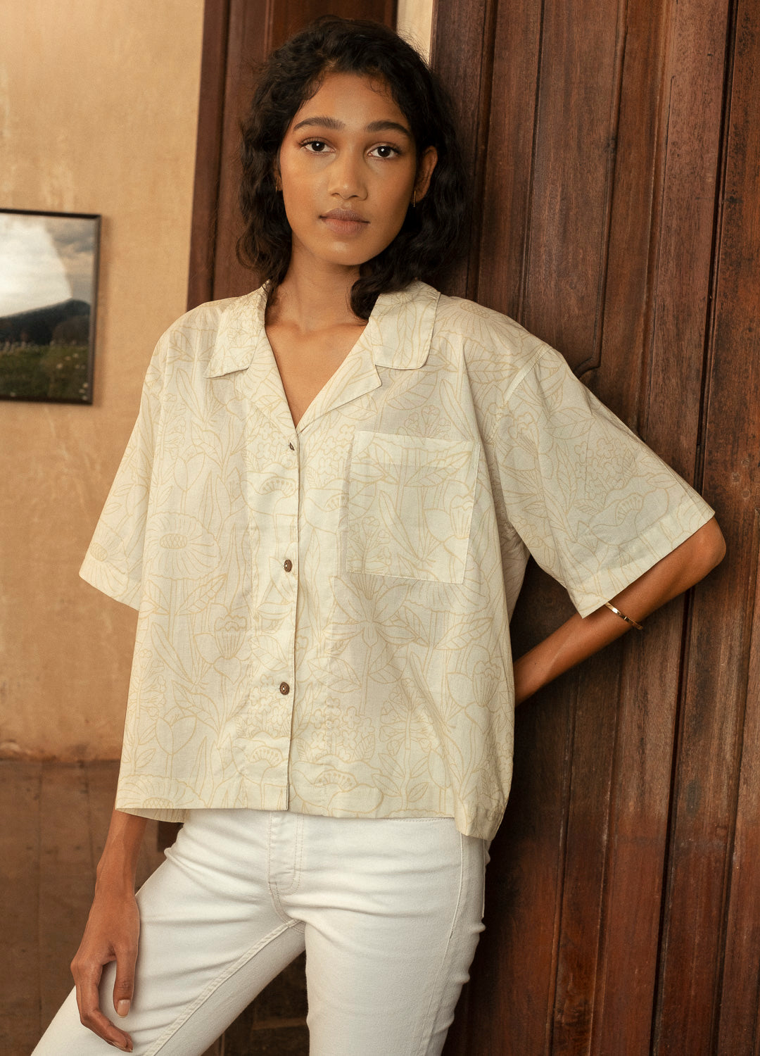http://www.nonasties.in/cdn/shop/products/botanica-relaxed-shirt-no-nasties-organic-cotton-clothes-10.jpg?v=1673443472
