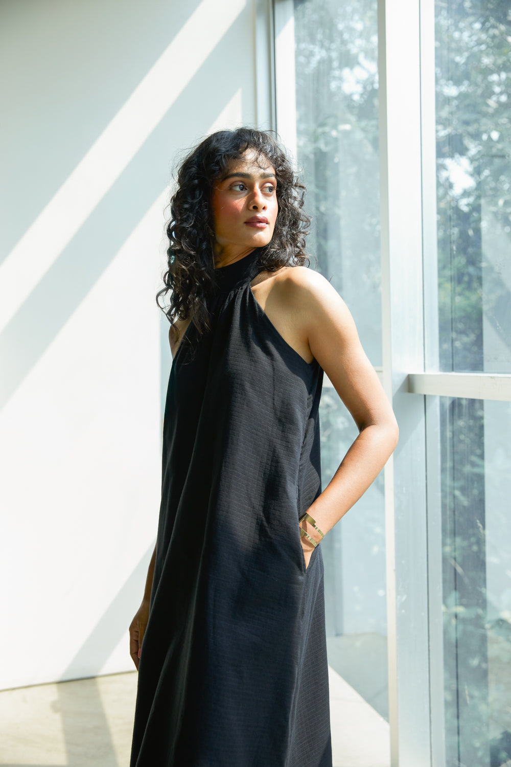 Noir Halter Midi