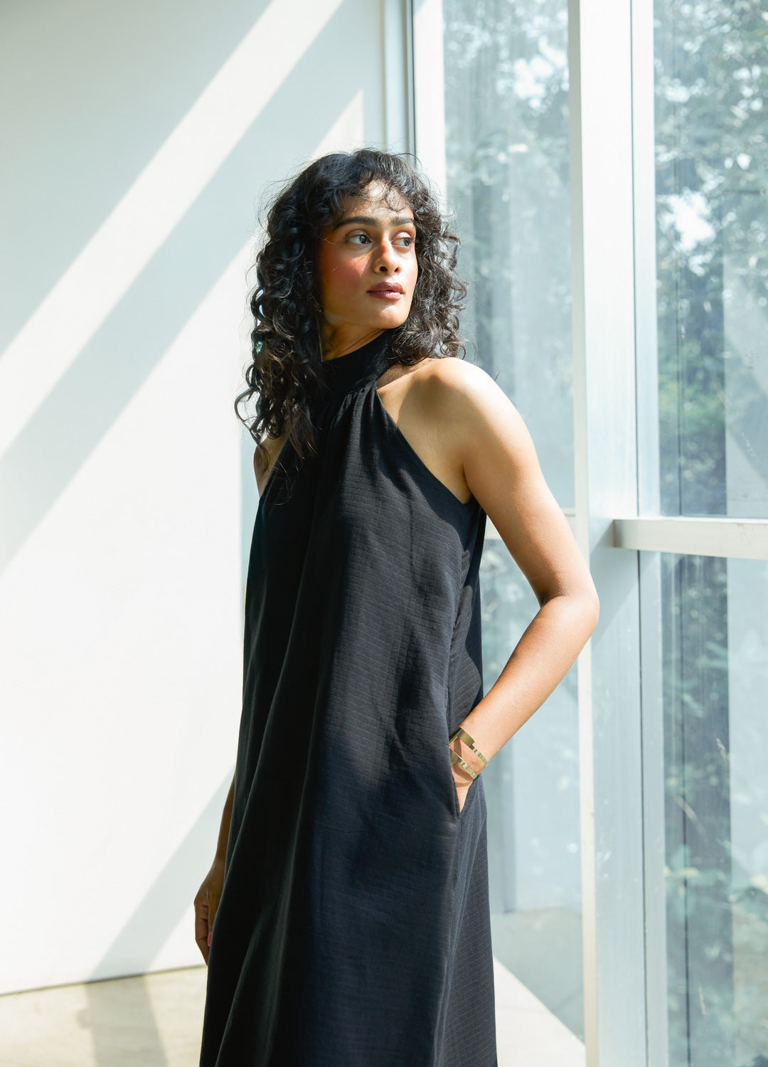 Noir Halter Midi