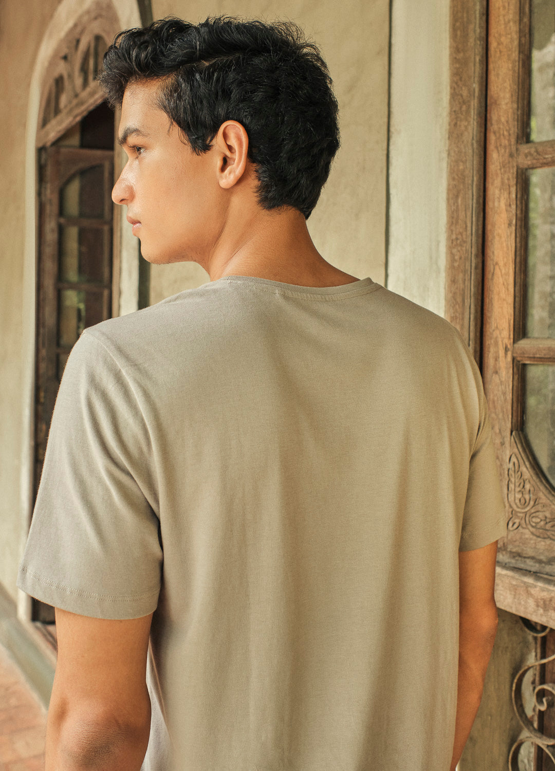 Oyster Pocket Sustainable Cotton Grey Round Neck T Shirt For Men Online